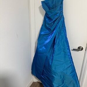 Elegant Blue Strapless Gown